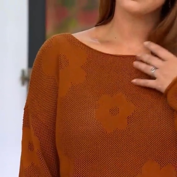 Peace Love World | size M | Boheme Collection, Rust Brown Cotton Flower Sweater - Picture 2 of 9